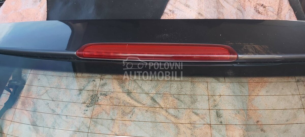 trece stop svetlo za Audi A3