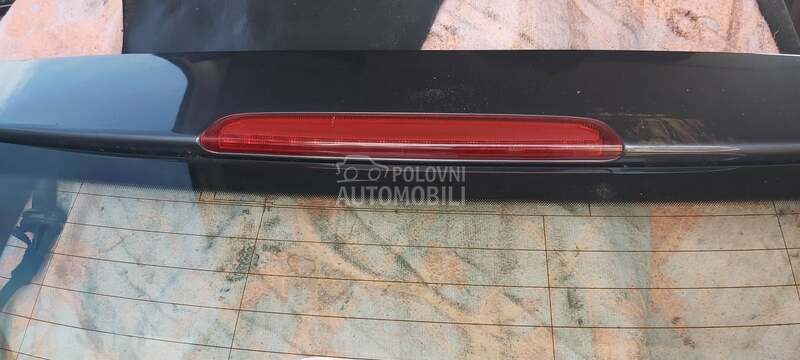 trece stop svetlo za Audi A3