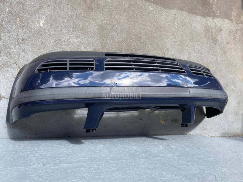 Prednji branik za Volkswagen Bora od 1999. do 2006. god.