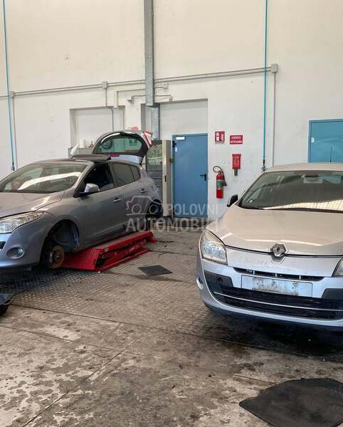 Renault Megane megan 2010. god. -  kompletan auto u delovima