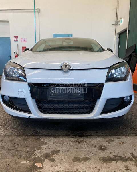 Renault Megane 2011. god. -  kompletan auto u delovima