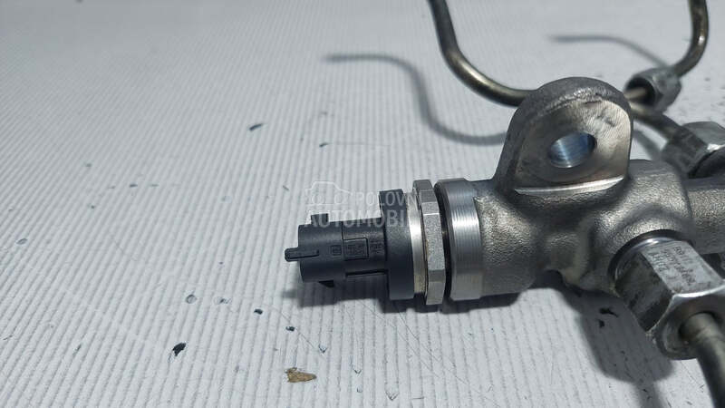SENZOR PRITISKA GORIVA za Opel Insignia