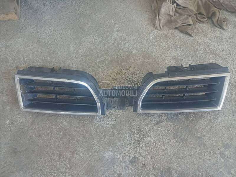 Maske za Mitsubishi Carisma od 2000. do 2003. god.