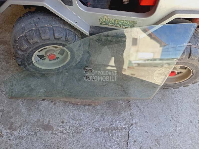 Staklo prozora za Mazda 6 od 2002. do 2007. god.