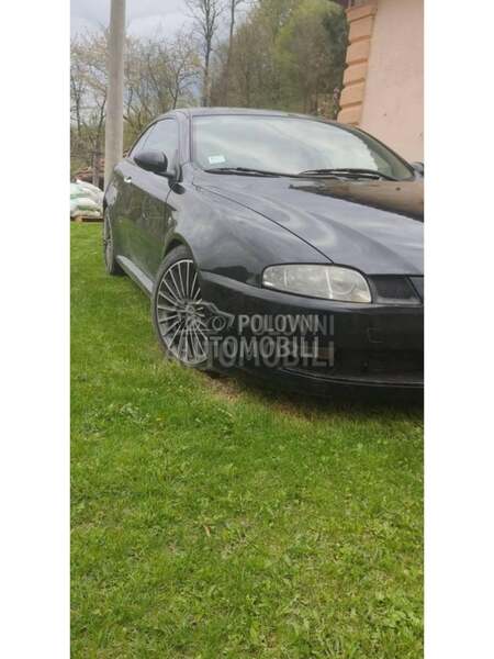 Alfa Romeo GT -  kompletan auto u delovima