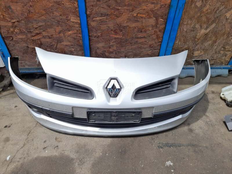 Branik za Renault Clio