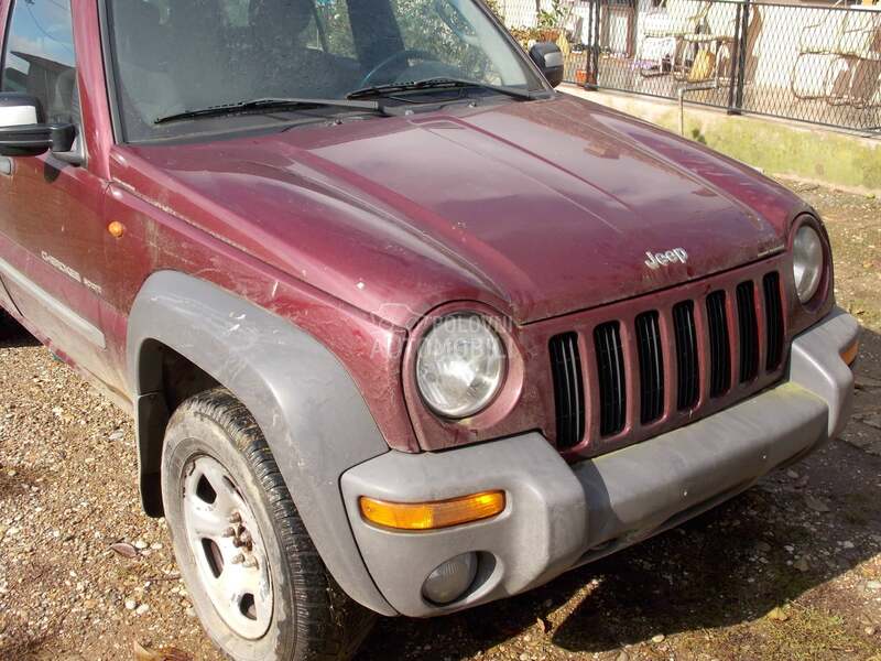 Jeep Cherokee 2001. god. -  kompletan auto u delovima