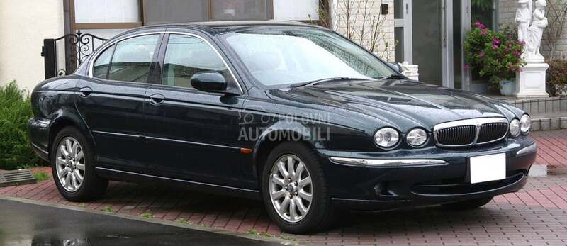 Polustranica, stub za Jaguar X-Type od 2001. do 2009. god.