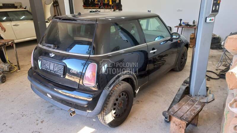 MINI One -  kompletan auto u delovima