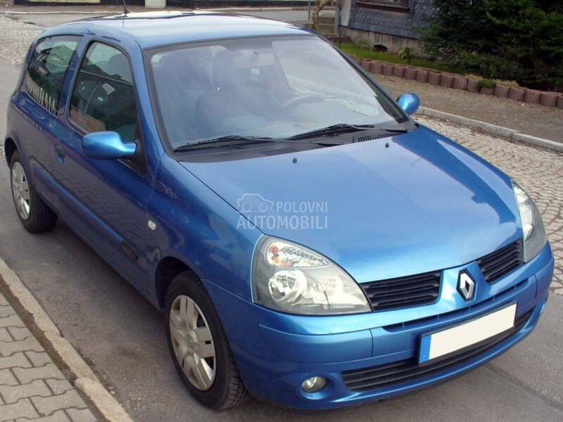 Renault Clio II 1.2i -  kompletan auto u delovima