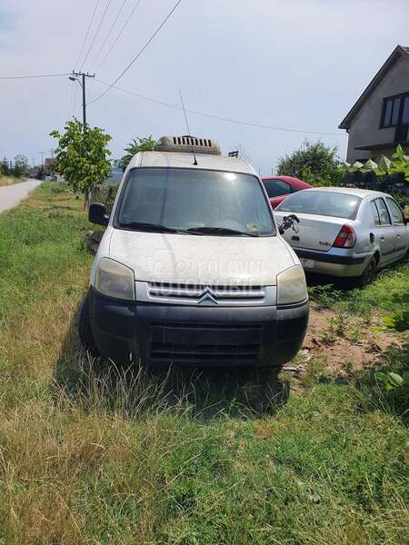 Citroen Berlingo 2008. god. -  kompletan auto u delovima