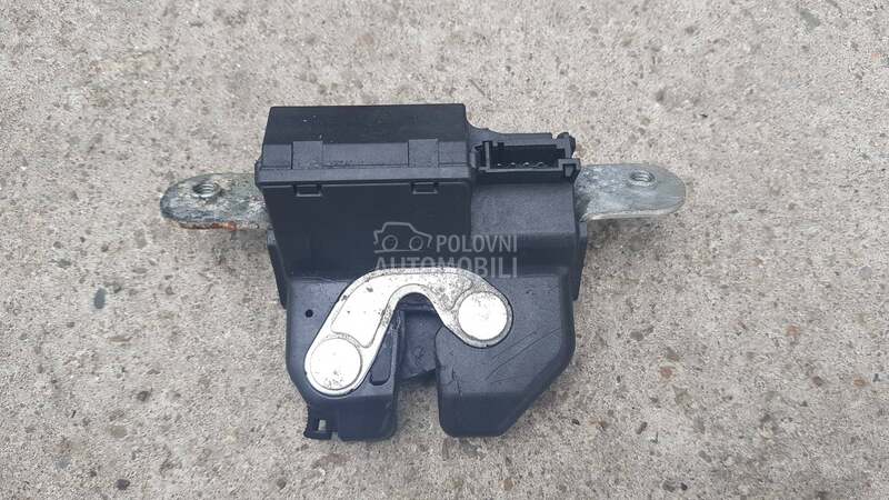 bravica na gepek vratima za Fiat Grande Punto