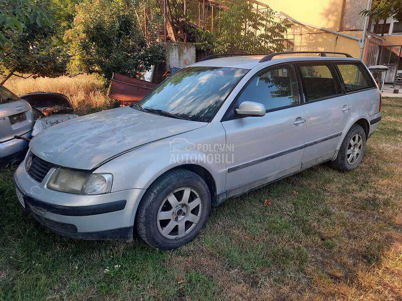 Volkswagen Passat B5 1.9tdi 2000. god. -  kompletan auto u delovima