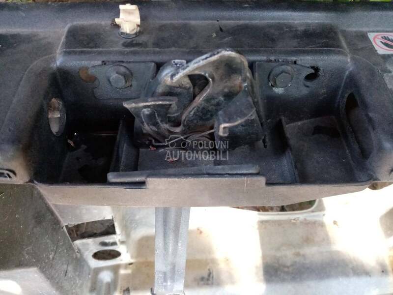 bravica haube za Volkswagen Vento, Golf 3 od 1992. do 1999. god.