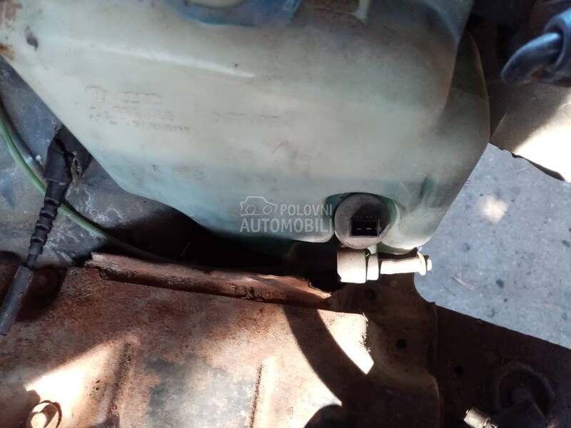 sistem za pranje stakla za Volkswagen Vento, Golf 3 od 1992. do 1998. god.