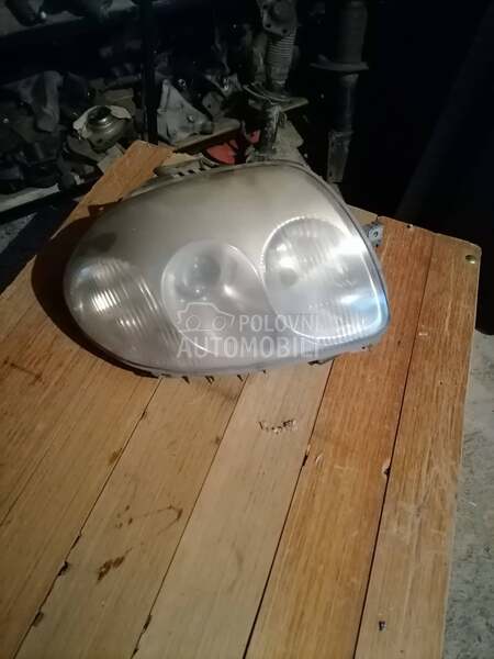 Far za Renault Clio