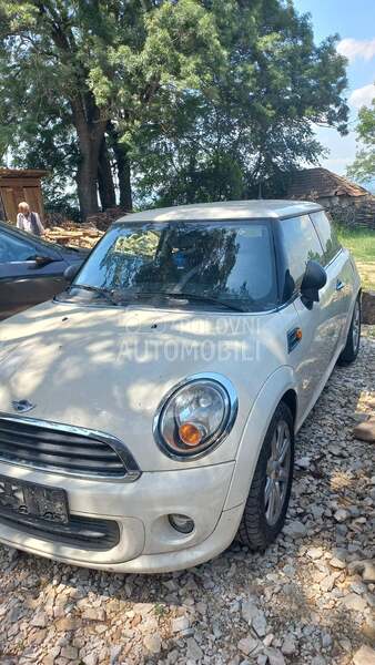KOMPLETAN AUTO U DELOVIMA za MINI Cooper, One