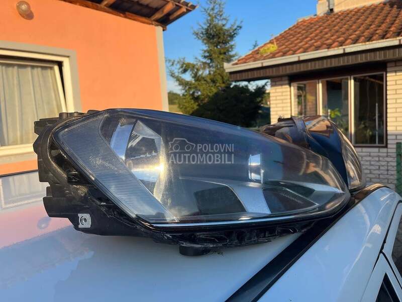 desni far polo za Volkswagen Polo