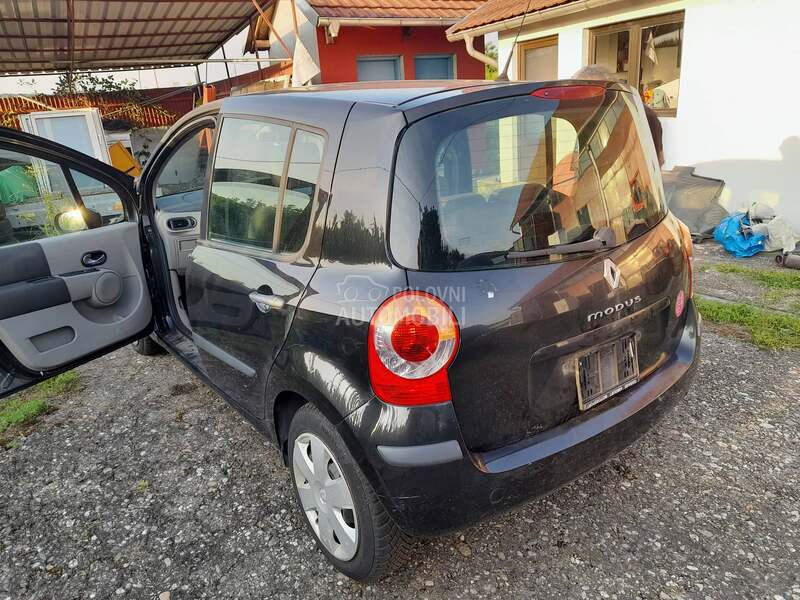 Renault Modus 2005. god. -  kompletan auto u delovima