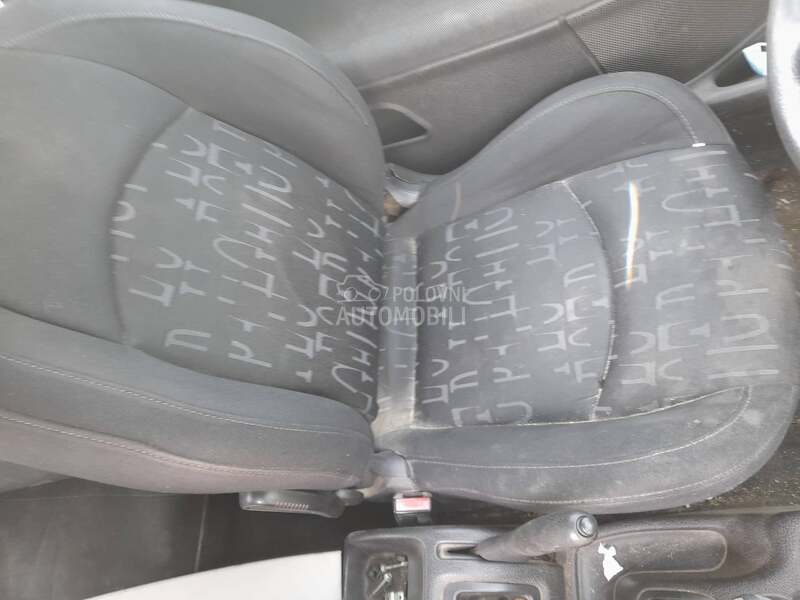 prednja sedista za Peugeot 206