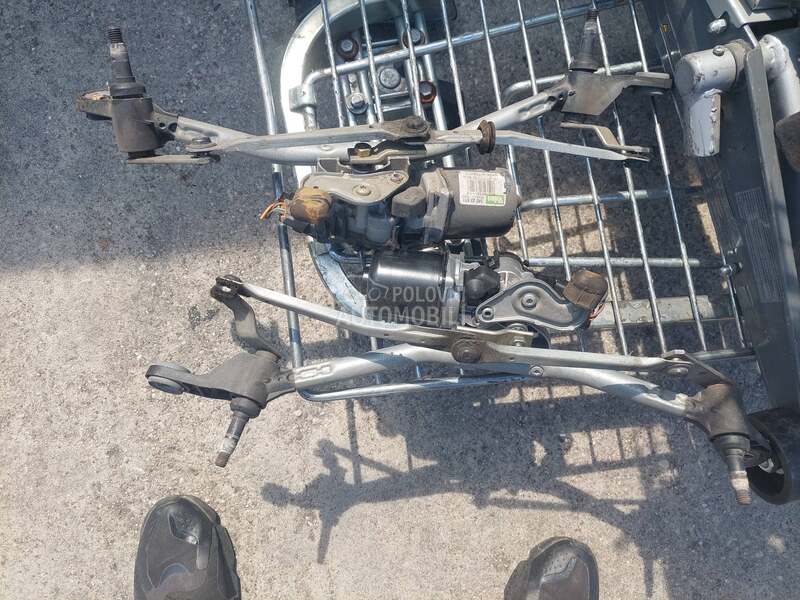 motor prednjih brisača za Renault Clio od 2005. do 2011. god.