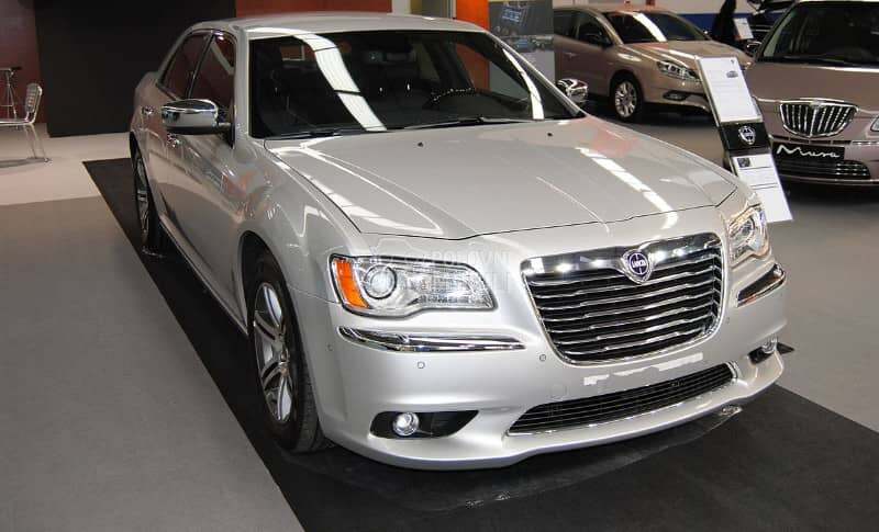 branik maska za Lancia Thema od 2010. do 2015. god.