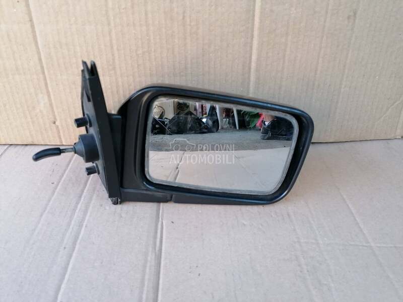 167.Suvozacev,desni retrovizor za Nissan Micra