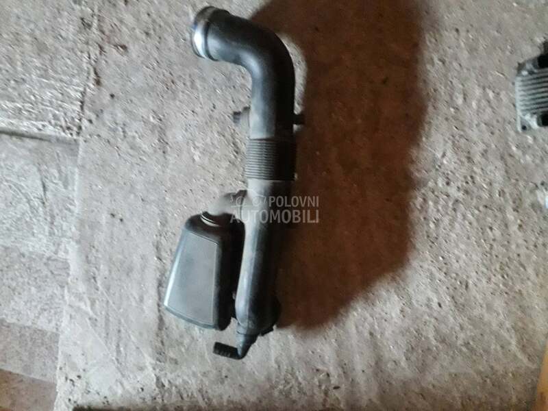 plastika na motoru za Opel Astra G