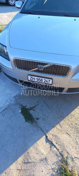 Volvo V50 2004. god. -  kompletan auto u delovima