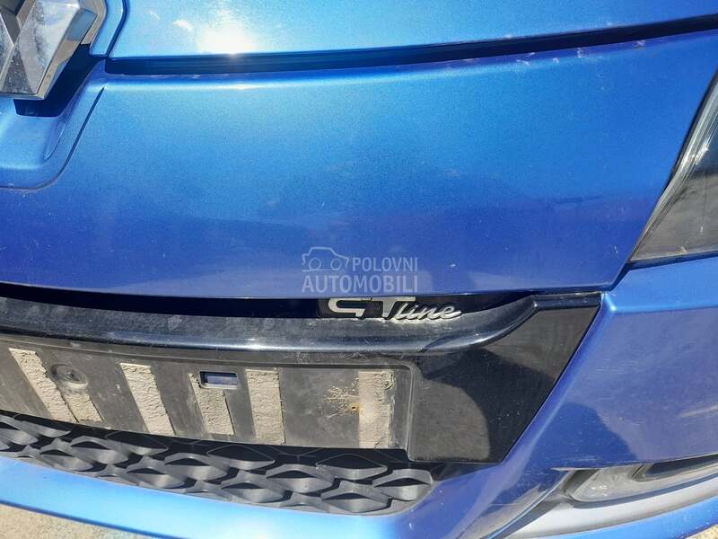 Renault Megane 2011. god. -  kompletan auto u delovima