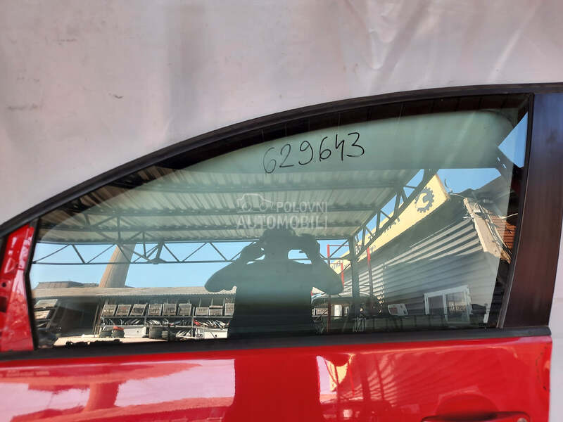 STAKLO za Volkswagen Golf Plus