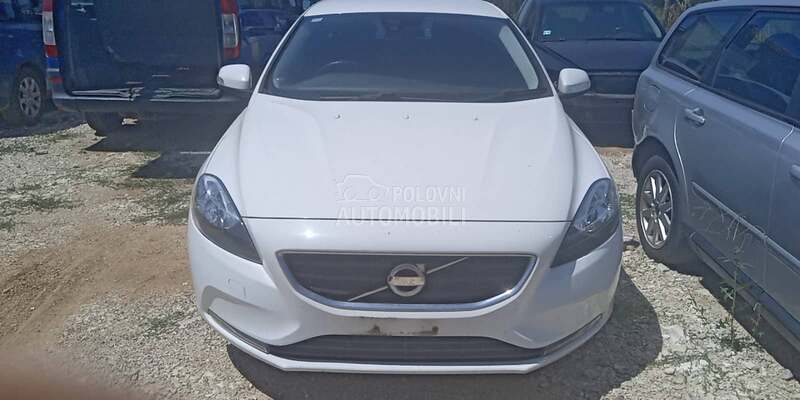 Delovi OTKUP VOZILA za Volvo V40 od 2011. do 2018. god.