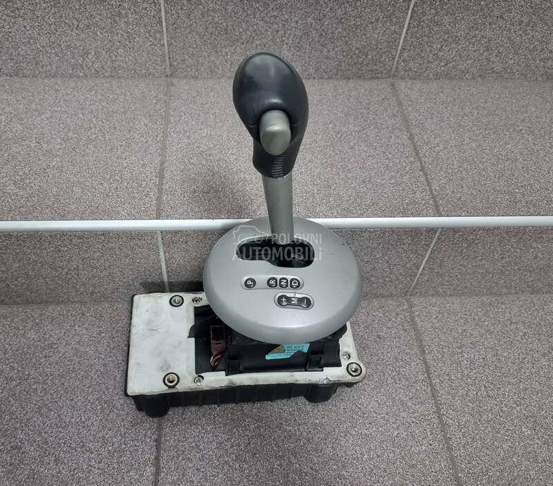Ručica menjača automatik za Renault Megane od 2003. do 2008. god.