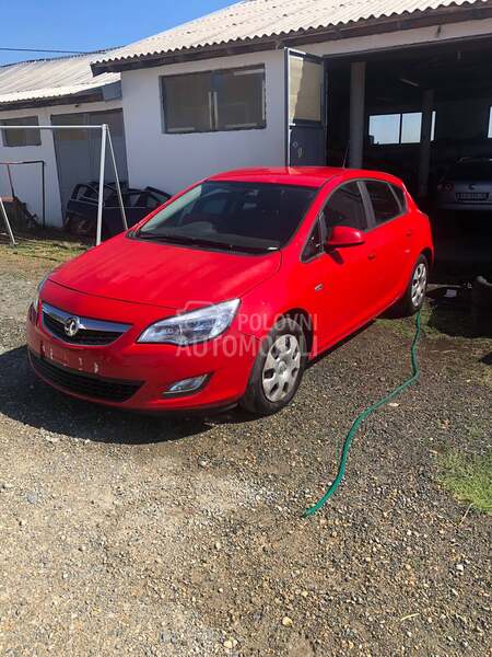 Delovi za Opel Astra J 2012. god.