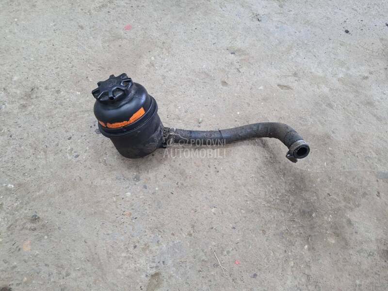 posuda servo ulja za Nissan Terrano od 1993. do 2003. god.