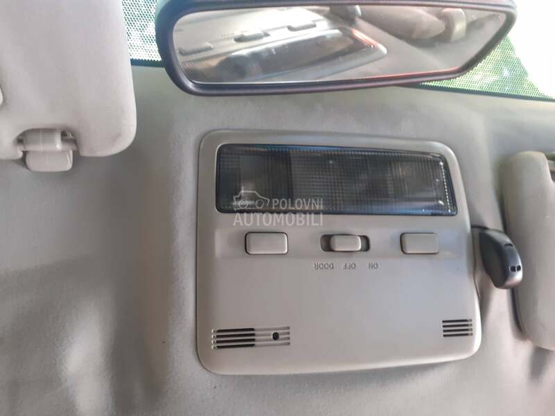 Sedista za Toyota Avensis