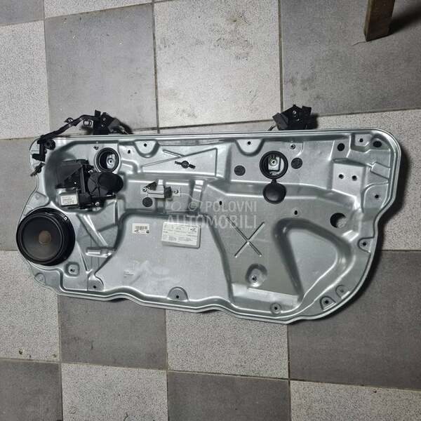 Podizac za Volkswagen Polo od 2001. do 2006. god.