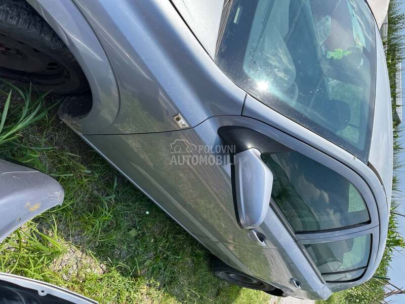 leva prednja vrata za Opel Astra H od 2004. do 2012. god.
