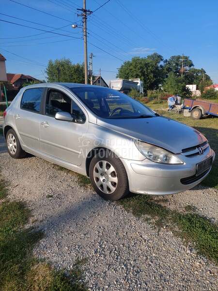 Peugeot 307 1.4 16v -  kompletan auto u delovima