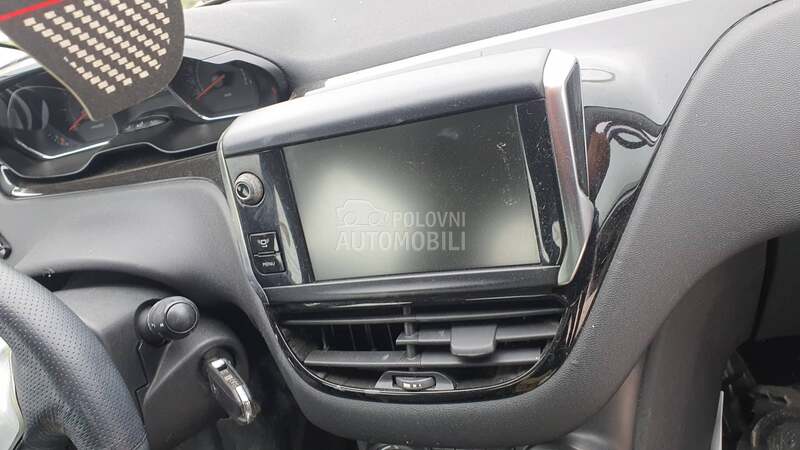 navigacija za Peugeot 208