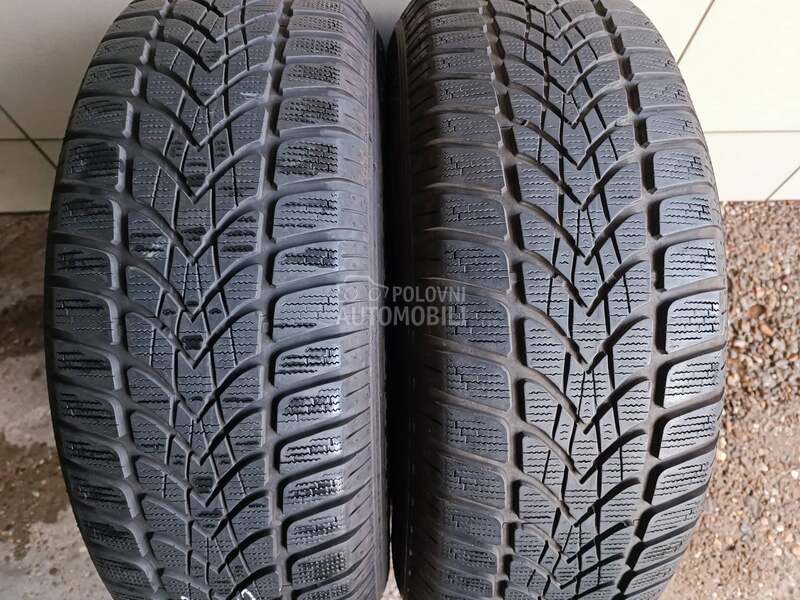 Dunlop 215/65 R16 Zimska