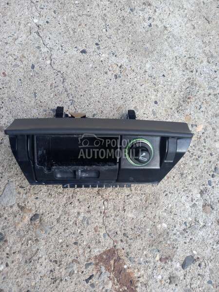 pepeljara za Ford Focus