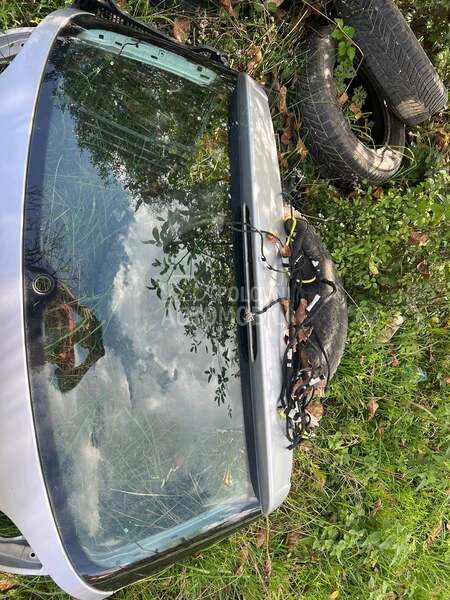 Staklo Gepeka za Volkswagen Golf 5 od 2004. do 2008. god.
