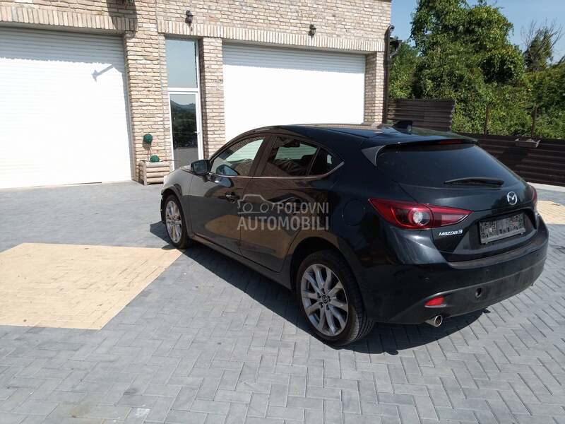Mazda 3 2015. god. -  kompletan auto u delovima