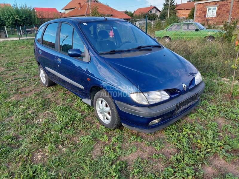 Renault Scenic -  kompletan auto u delovima