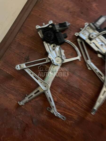 Podizac stakla za Opel Zafira