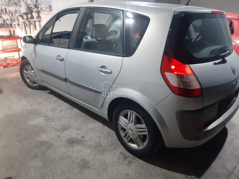 Renault Scenic 2005. god. -  kompletan auto u delovima