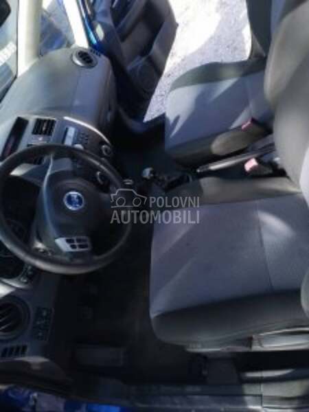 Kompletan enterijer za Fiat Sedici od 2006. do 2020. god.