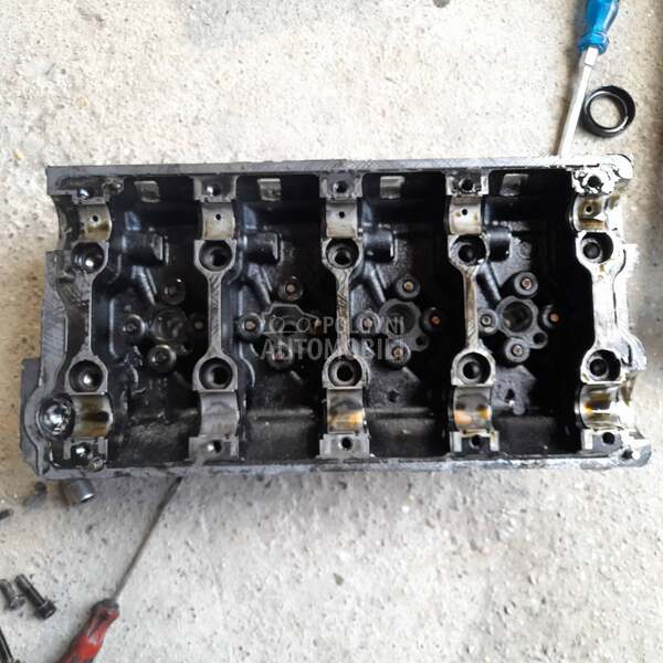 Glava motora 2.0 BKD V320 za Volkswagen Golf 5, Passat B6