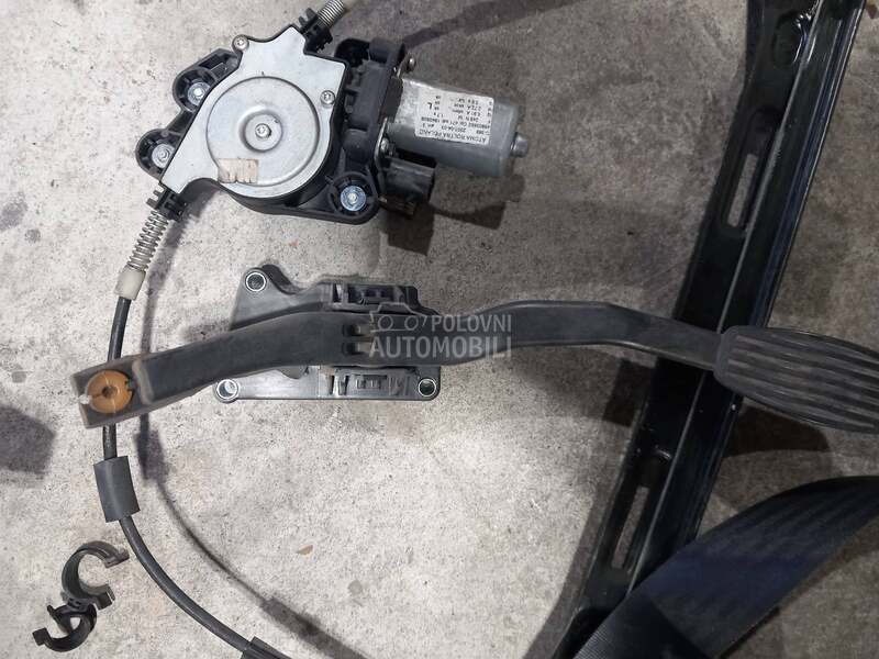 papucica gasa za Fiat Panda